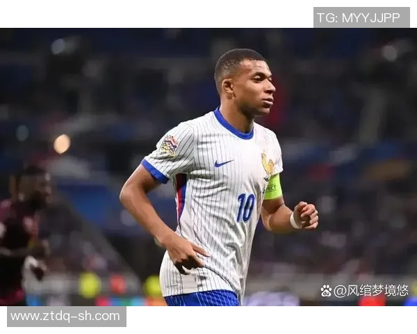 全球足球巨星转会市场热潮开启 新赛季球员出售大揭秘